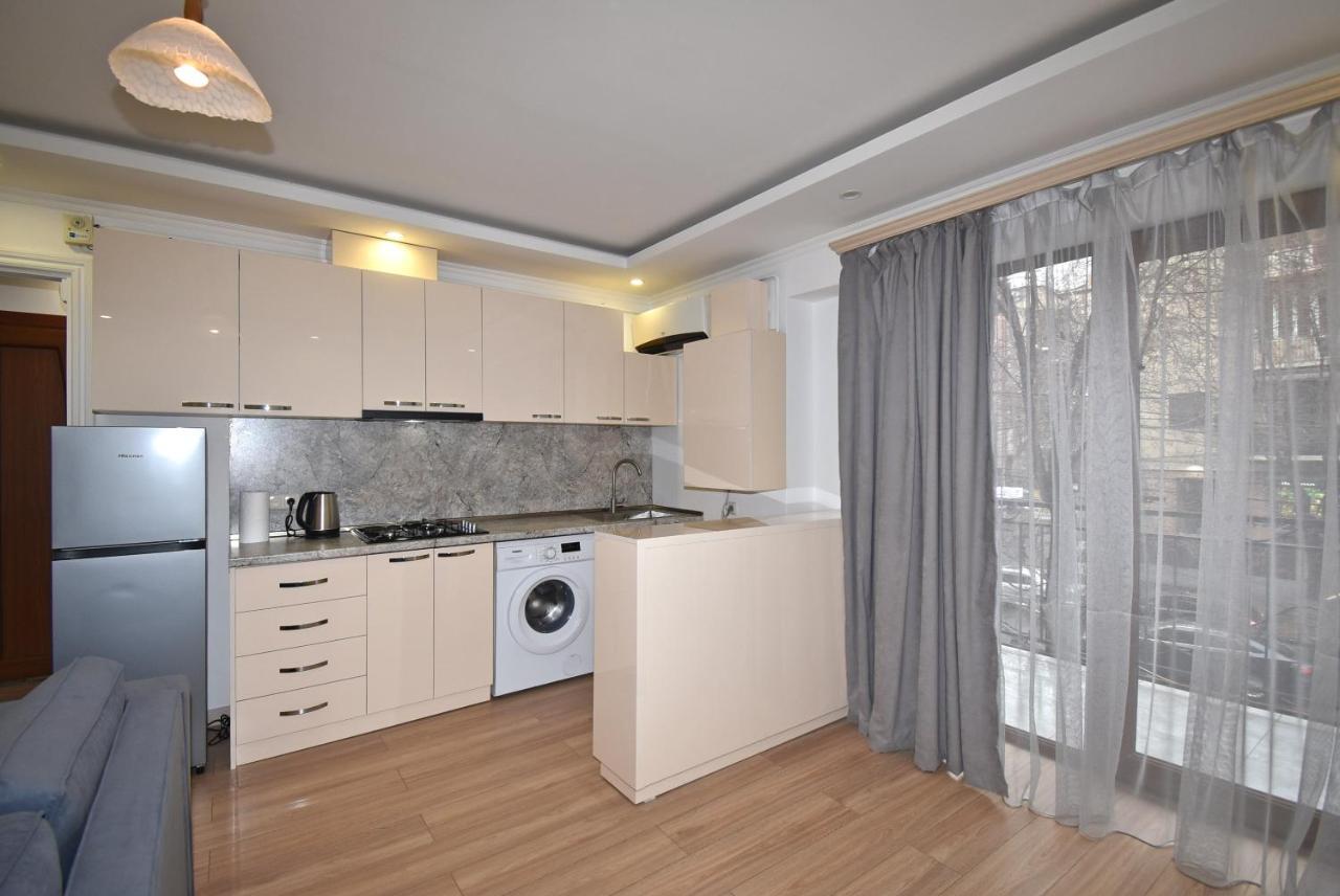 19Tumanyan Excellent Apartment In The Centre Of Capital Erevan Exterior foto