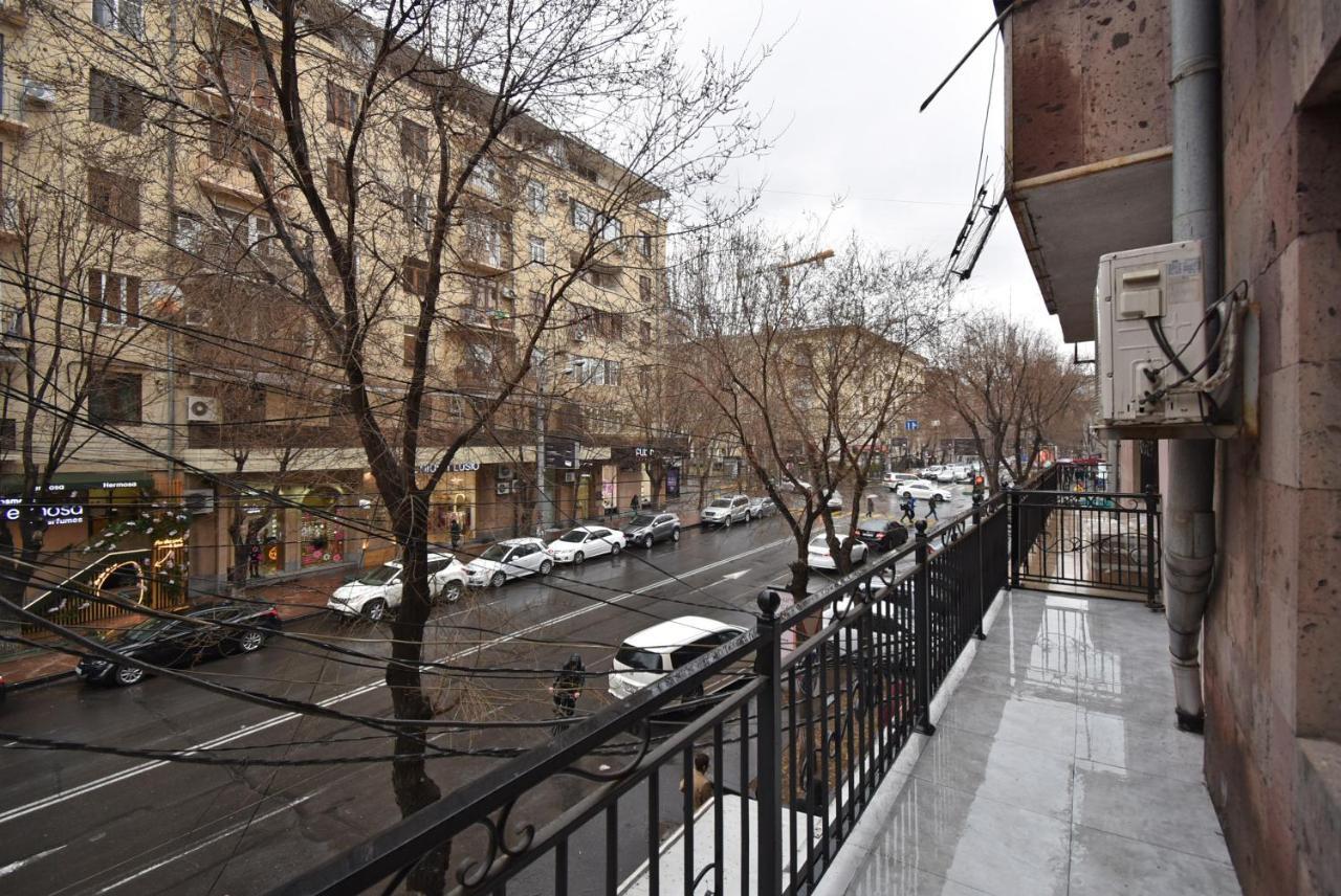 19Tumanyan Excellent Apartment In The Centre Of Capital Erevan Exterior foto