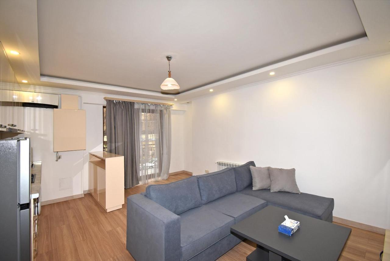 19Tumanyan Excellent Apartment In The Centre Of Capital Erevan Exterior foto